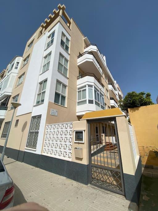 Apartamento A Unos Pasos De La Playa روتا المظهر الخارجي الصورة